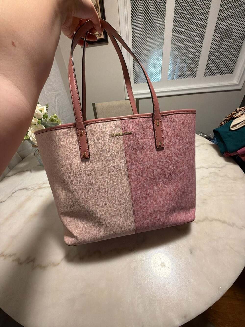 Michael Kors Carter Large Open Tote Bag in Smokey Rose Multi